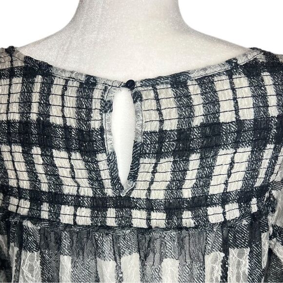 Anthropologie Akemi + Kin Blouse. Black and White Lace. Sz M. Great Condition! - Picture 9 of 13